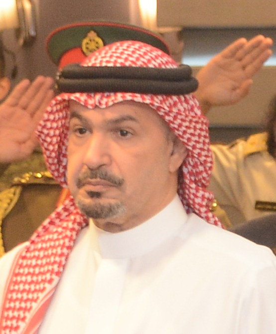 Photo of Cartagena's cathedral at the background and some colonial style houses